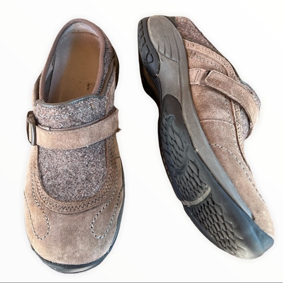Merrell Encore Sidestep Clog in Stone Color Size 6 - Picture 2 of 10
